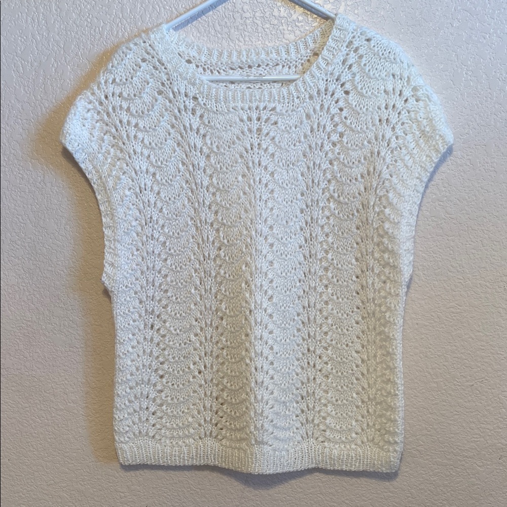 Elegant White Knit Vest